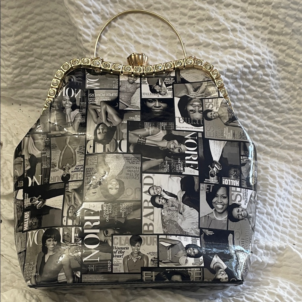 Stylish Black and White Magazine Print Women's Bag